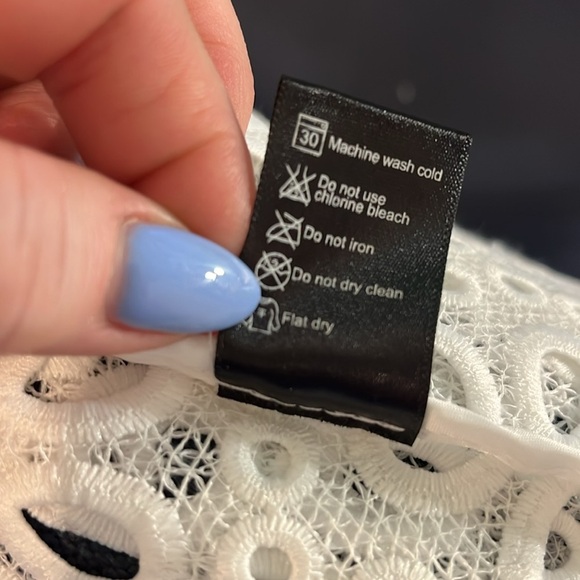 Berek Scalloped Lace Blazer White Embroidered Floral Size Small Summer - Picture 8 of 9